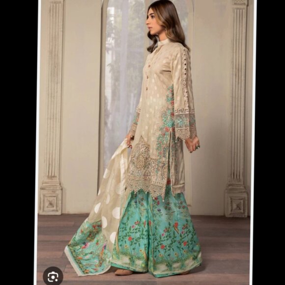 Maria b 3 Piece Lawn Suit - Picture 2 of 13